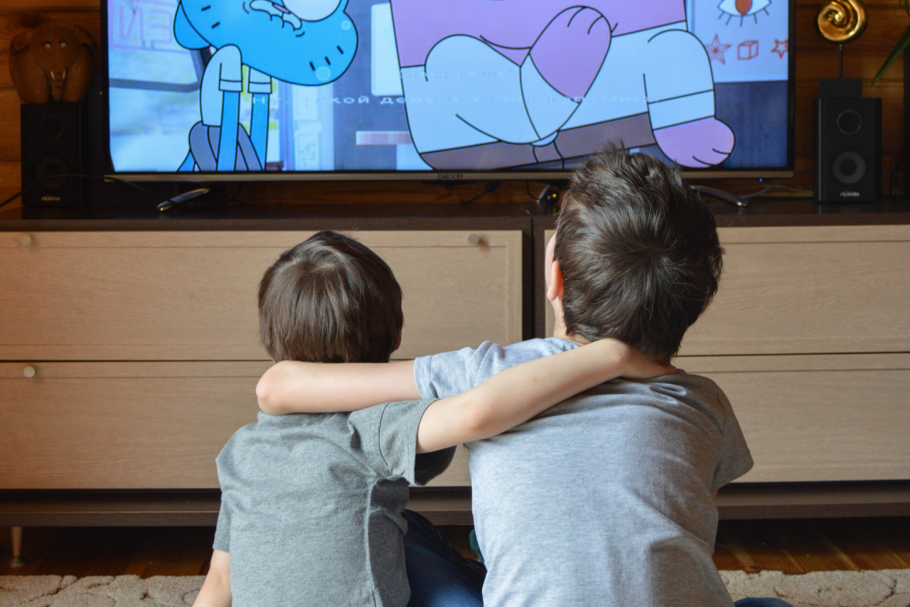 Kids Watching TV Kids Watching TV