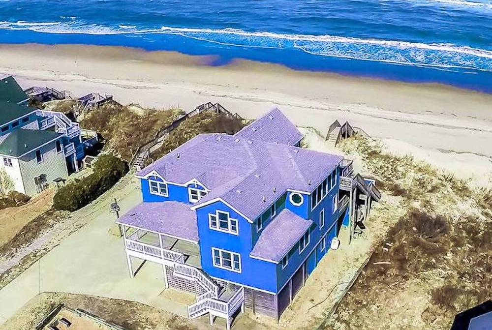 aerial view of beach home in outer banks